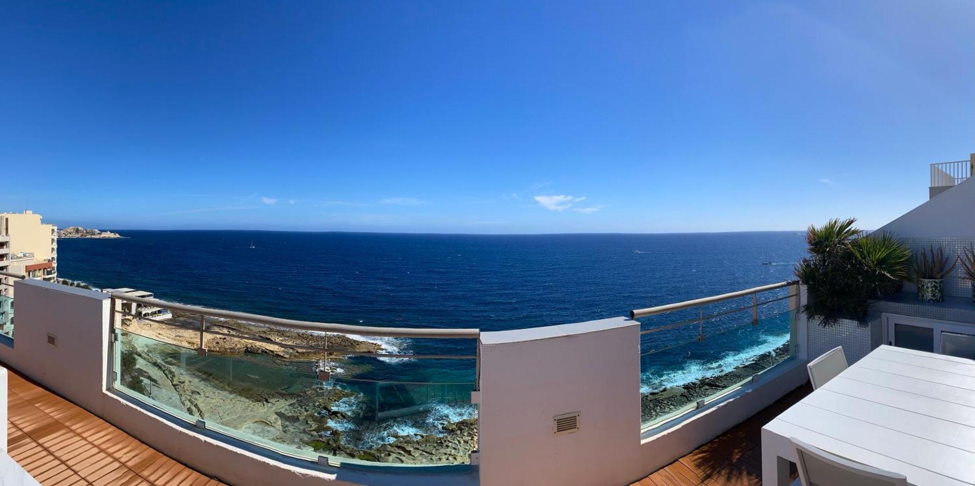 Magnificent Seafront 2-Bedroom Sliema Penthouse Exterior photo