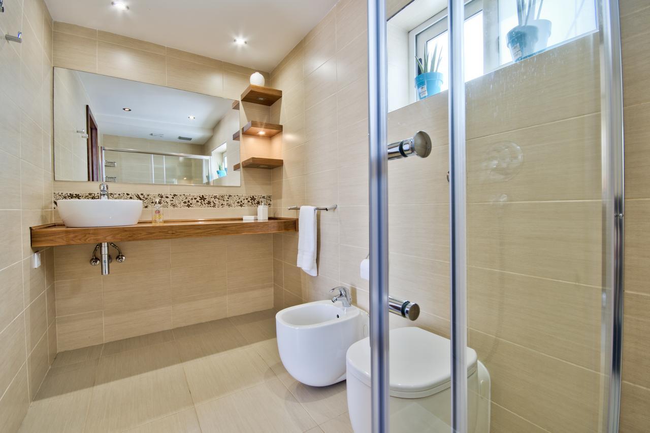 Magnificent Seafront 2-Bedroom Sliema Penthouse Exterior photo